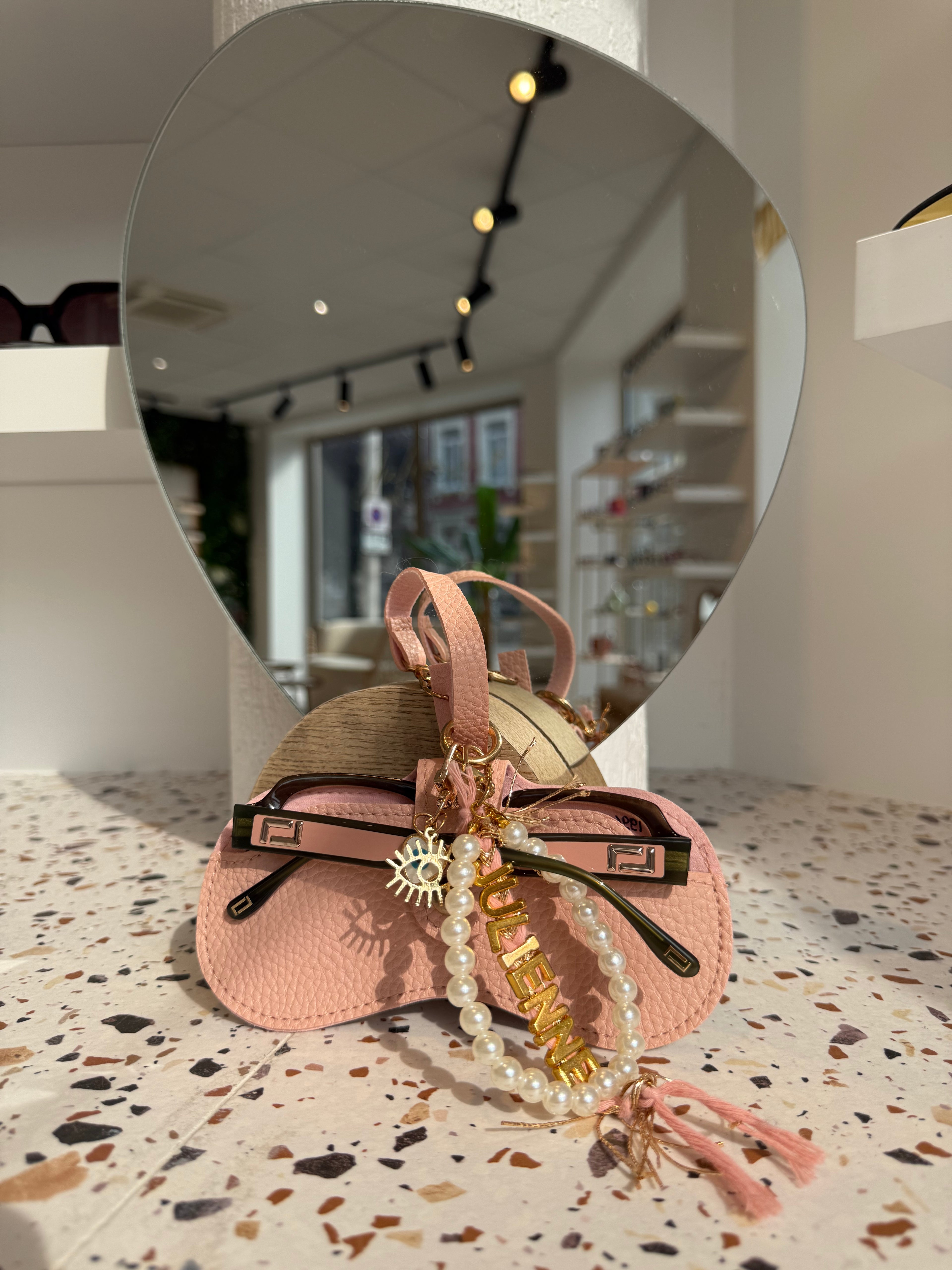 JULIENNE – Étui à lunettes breloque de sac rose | Fait main en France