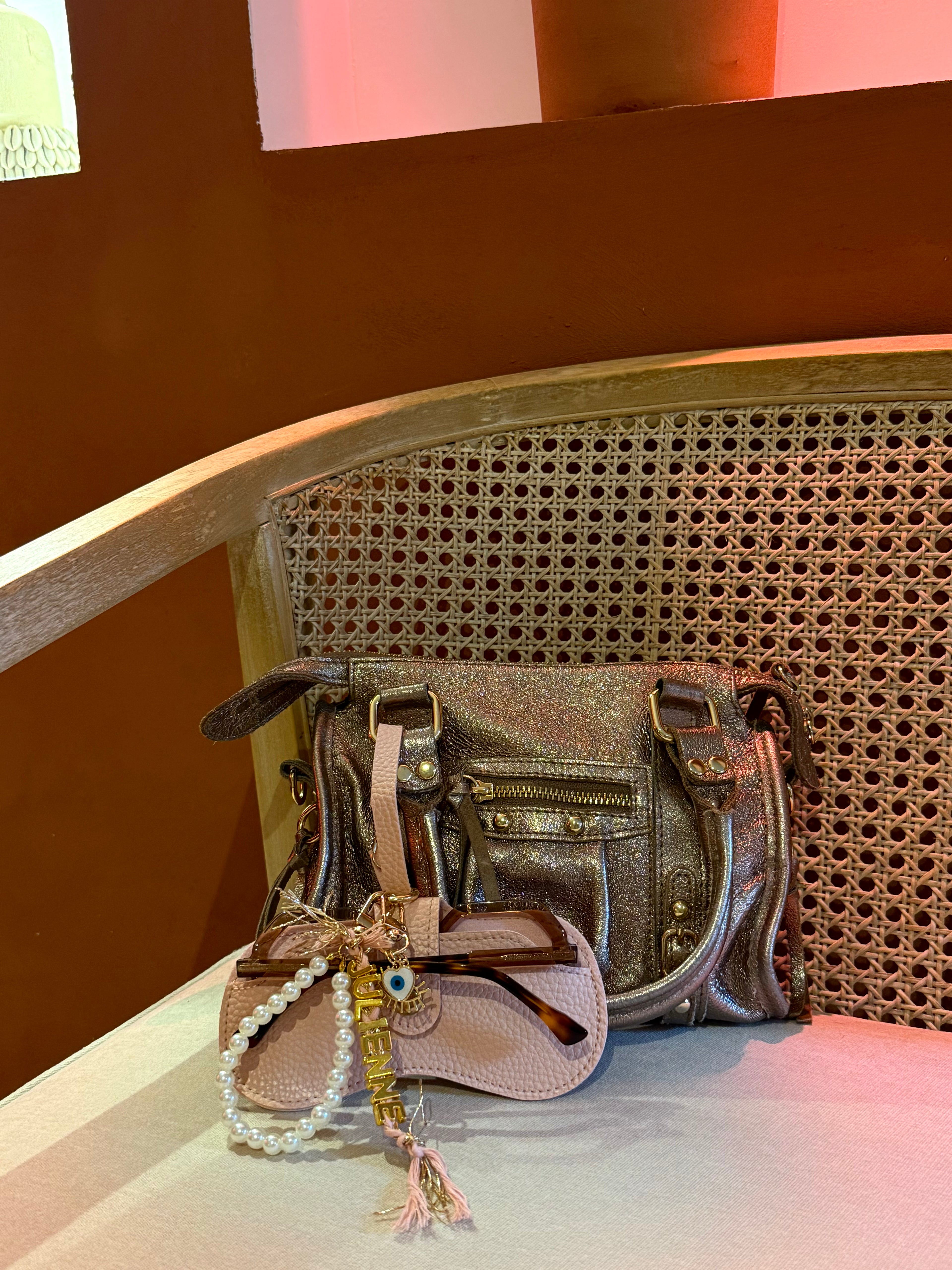 JULIENNE – Étui à lunettes breloque de sac rose | Fait main en France