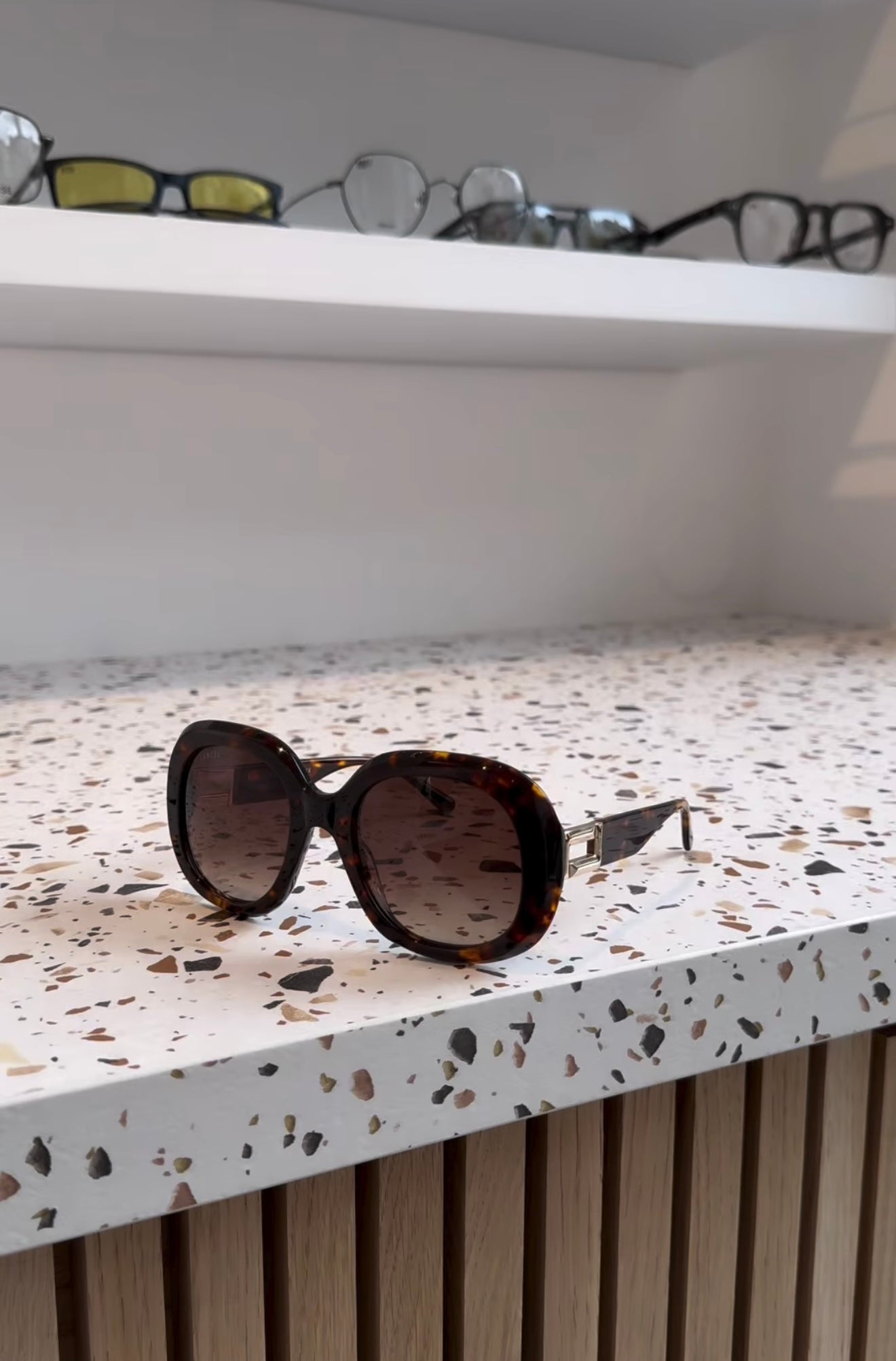 LANCEL LA91049 – Lunettes de soleil femme écaille & verres brun dégradé