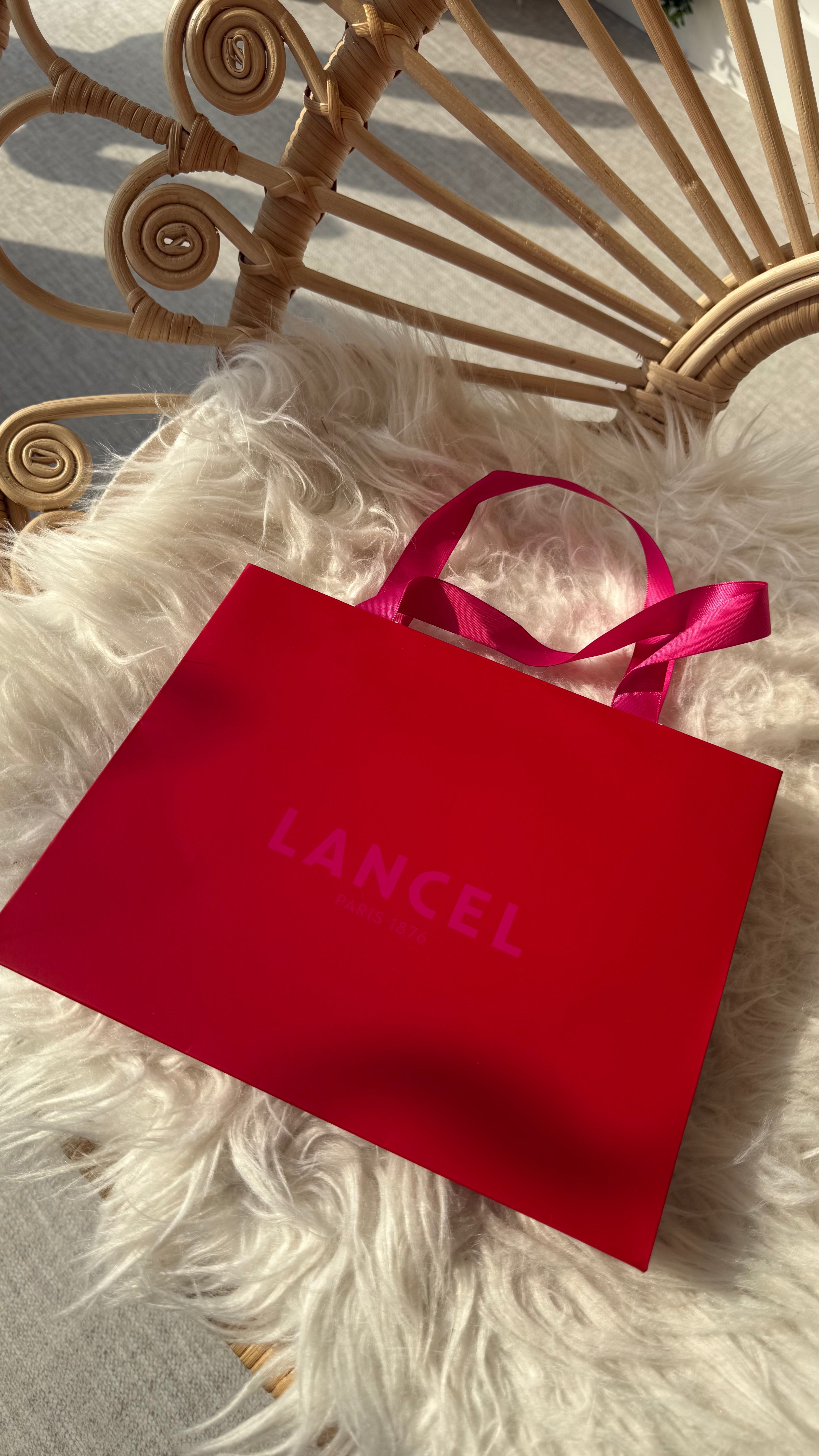 Sac rouge Lancel – Accessoire élégant et pratique | Julienne